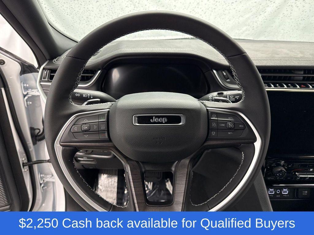 new 2025 Jeep Grand Cherokee car, priced at $44,033
