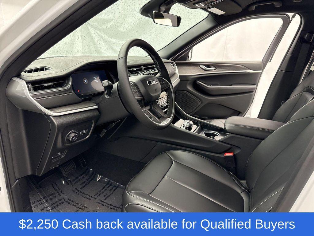 new 2025 Jeep Grand Cherokee car, priced at $44,033