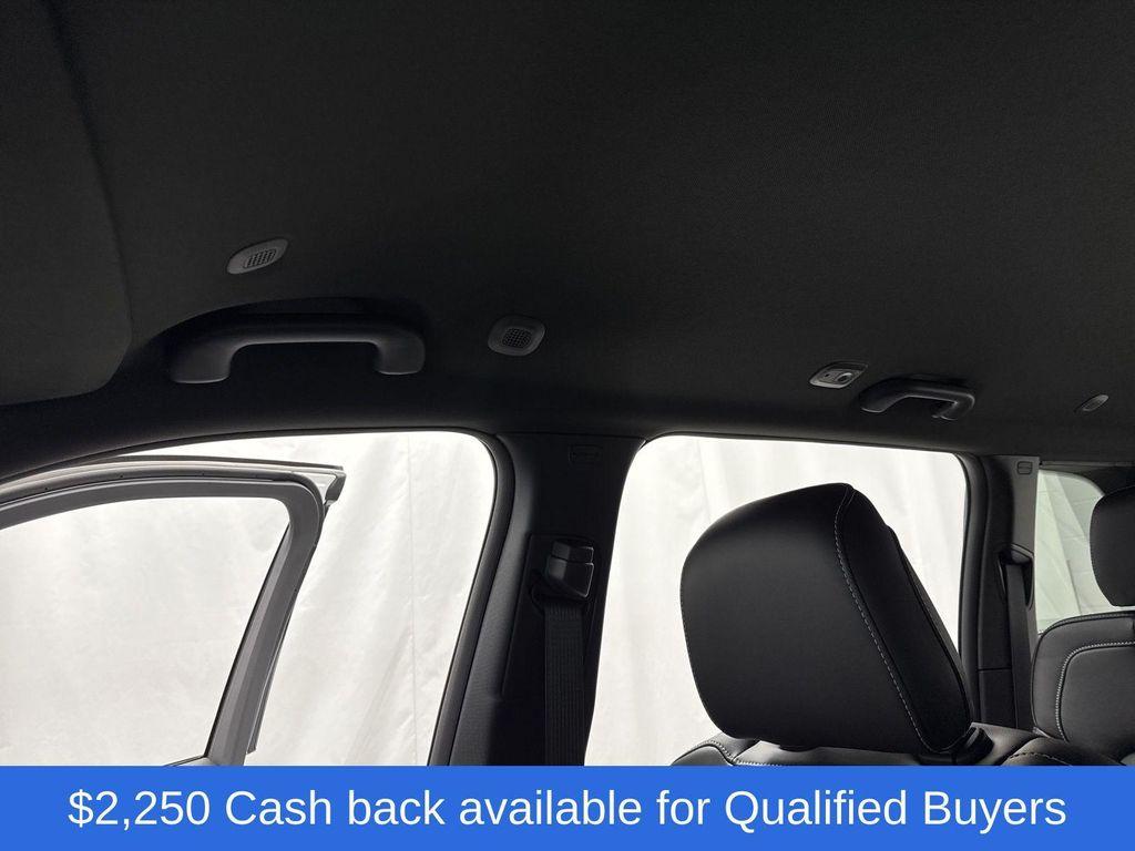 new 2025 Jeep Grand Cherokee car, priced at $44,033