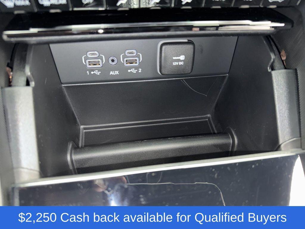 new 2025 Jeep Grand Cherokee car, priced at $44,033