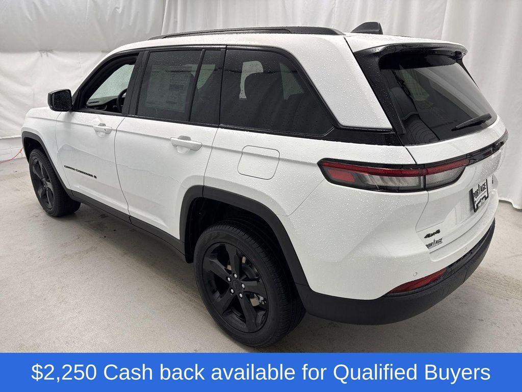 new 2025 Jeep Grand Cherokee car, priced at $44,033
