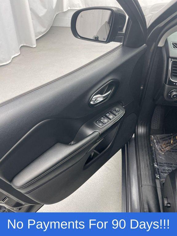 used 2023 Jeep Cherokee car, priced at $21,498