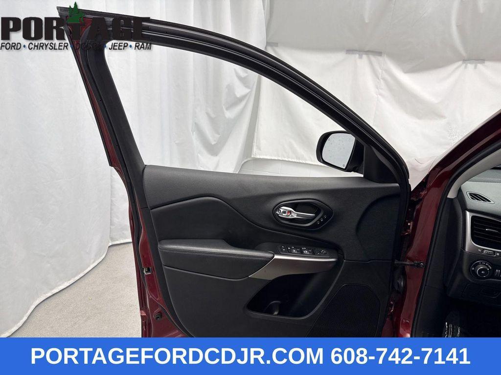 used 2019 Jeep Cherokee car, priced at $19,998