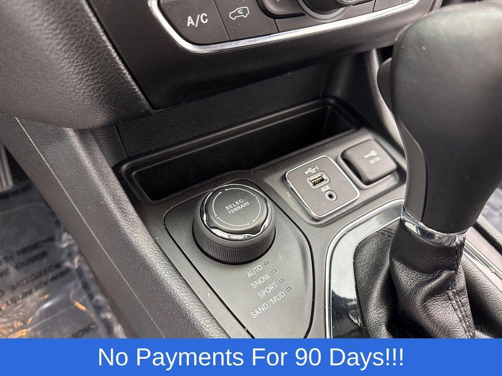 used 2019 Jeep Cherokee car, priced at $19,498