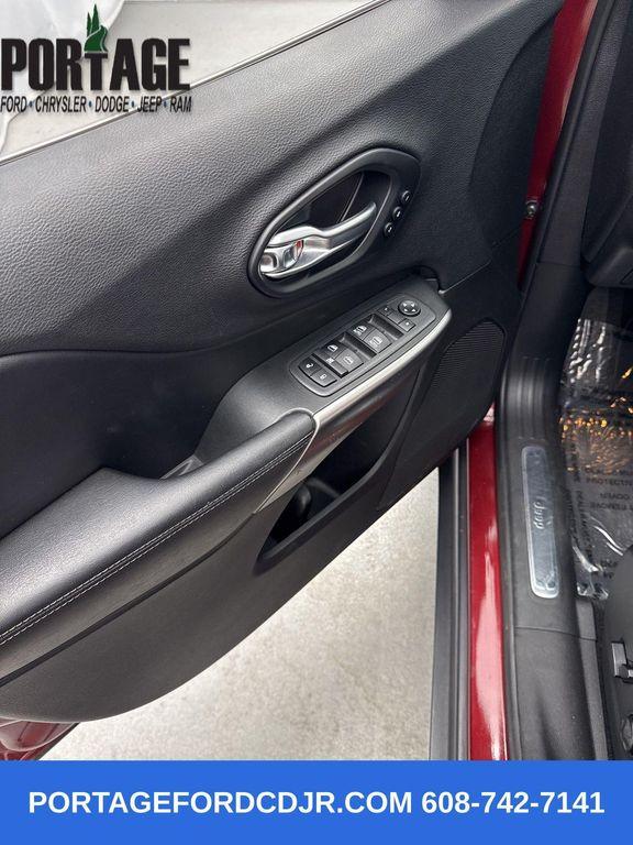 used 2019 Jeep Cherokee car, priced at $19,998