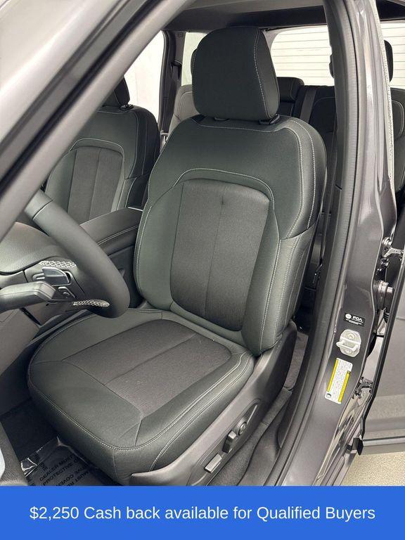 new 2025 Jeep Grand Cherokee car, priced at $38,625