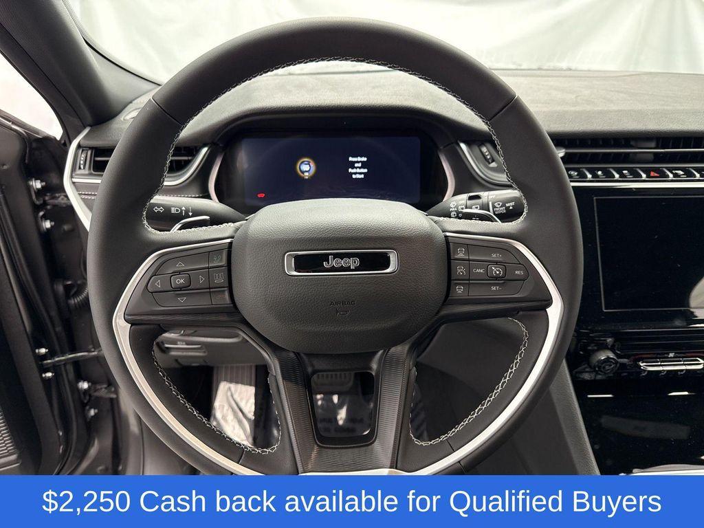 new 2025 Jeep Grand Cherokee car, priced at $38,625
