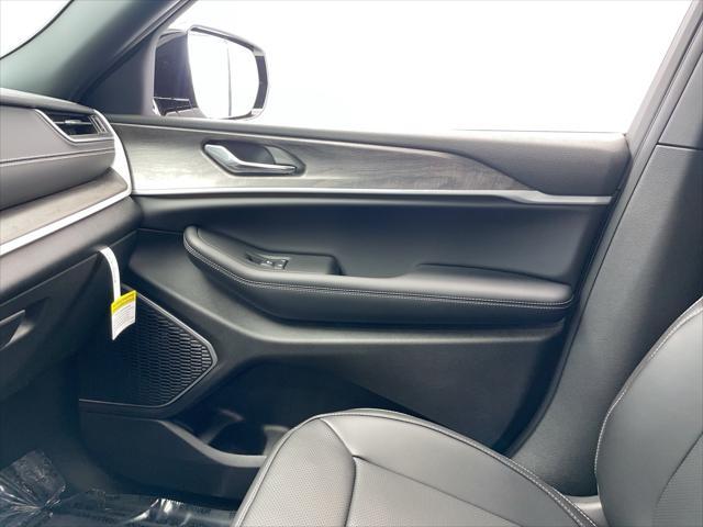 new 2025 Jeep Grand Cherokee L car, priced at $52,056