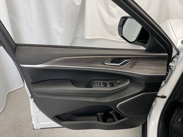 new 2025 Jeep Grand Cherokee L car, priced at $52,056