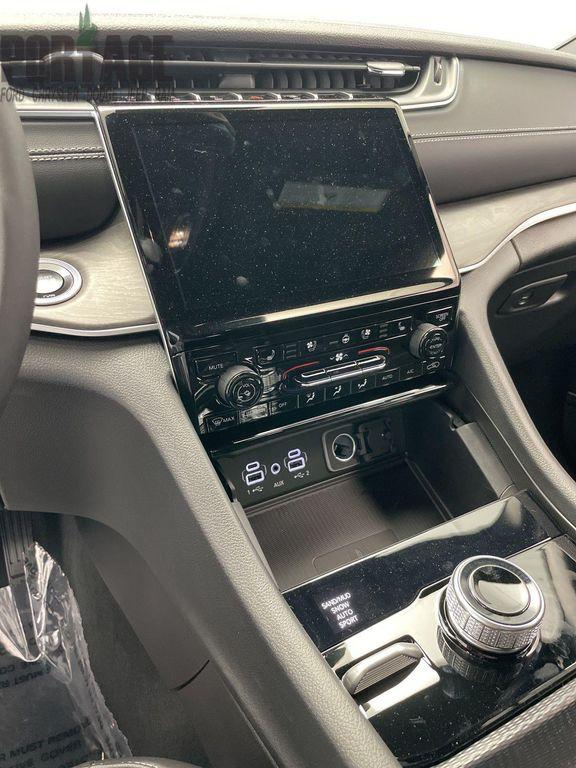 new 2025 Jeep Grand Cherokee L car, priced at $49,008