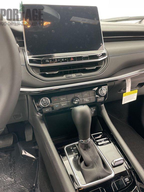 new 2025 Jeep Compass car, priced at $27,385