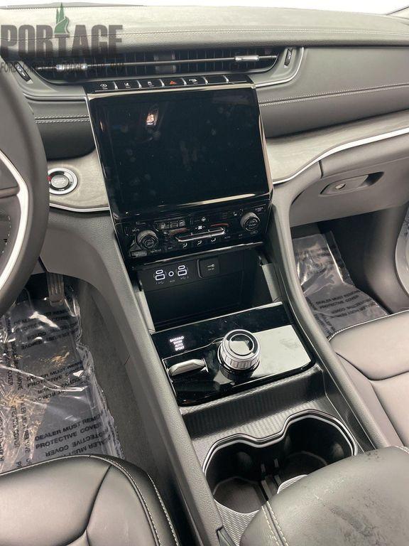 new 2025 Jeep Grand Cherokee L car, priced at $39,065