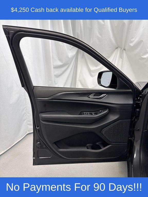 new 2025 Jeep Grand Cherokee car, priced at $41,975