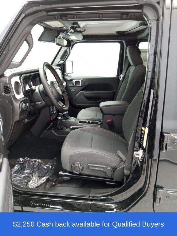 new 2025 Jeep Gladiator car, priced at $49,225