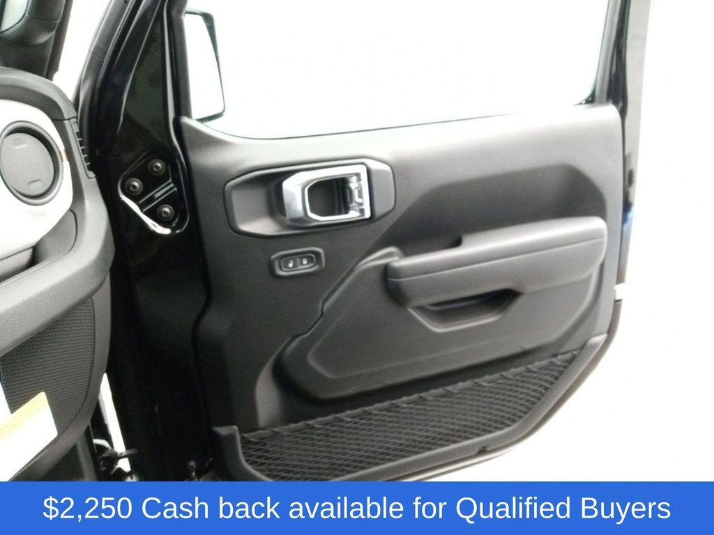 new 2025 Jeep Gladiator car, priced at $49,225