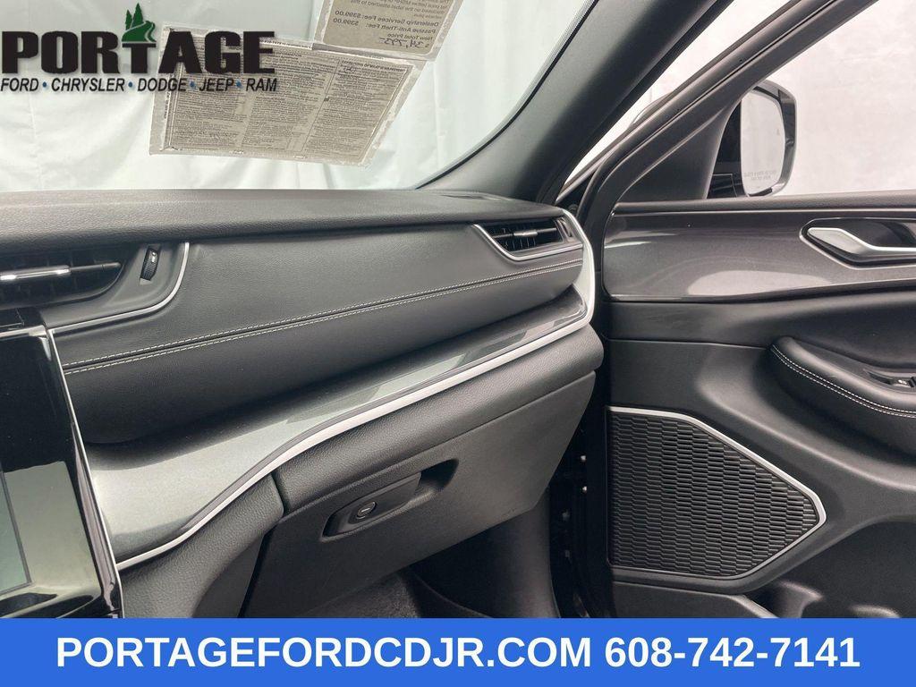 used 2022 Jeep Grand Cherokee car, priced at $30,998