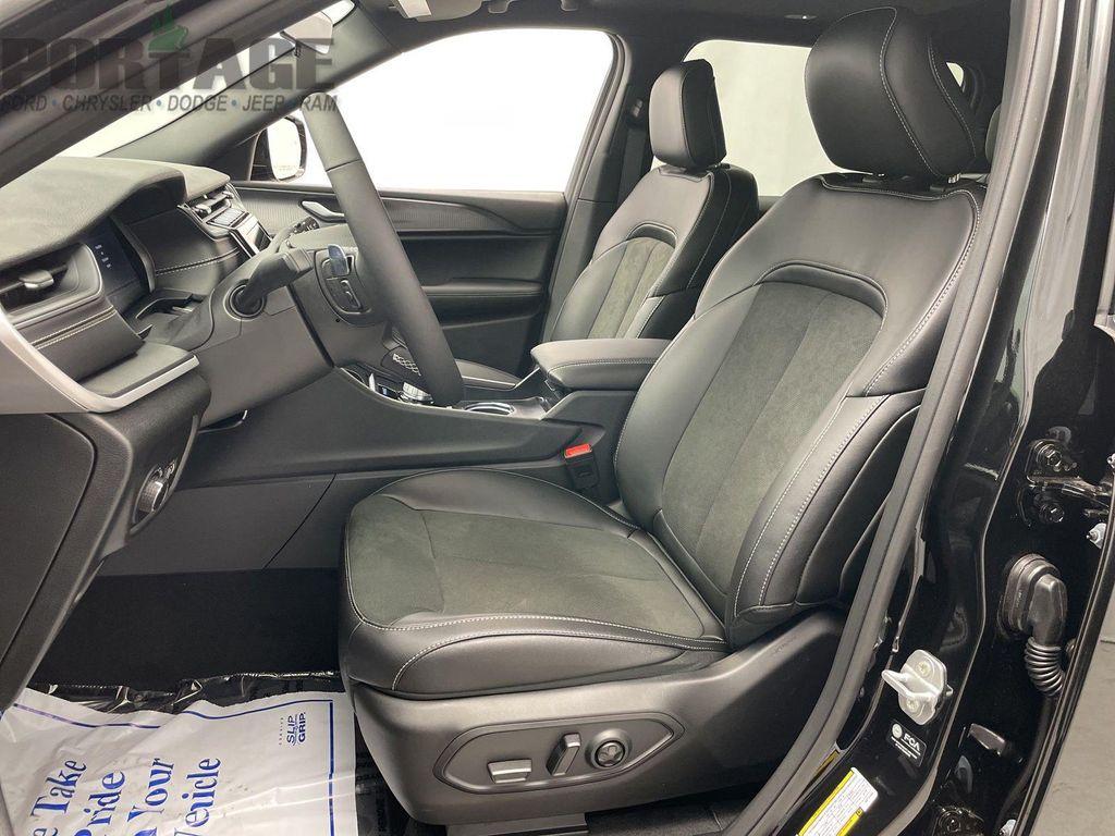 new 2025 Jeep Grand Cherokee L car, priced at $47,170