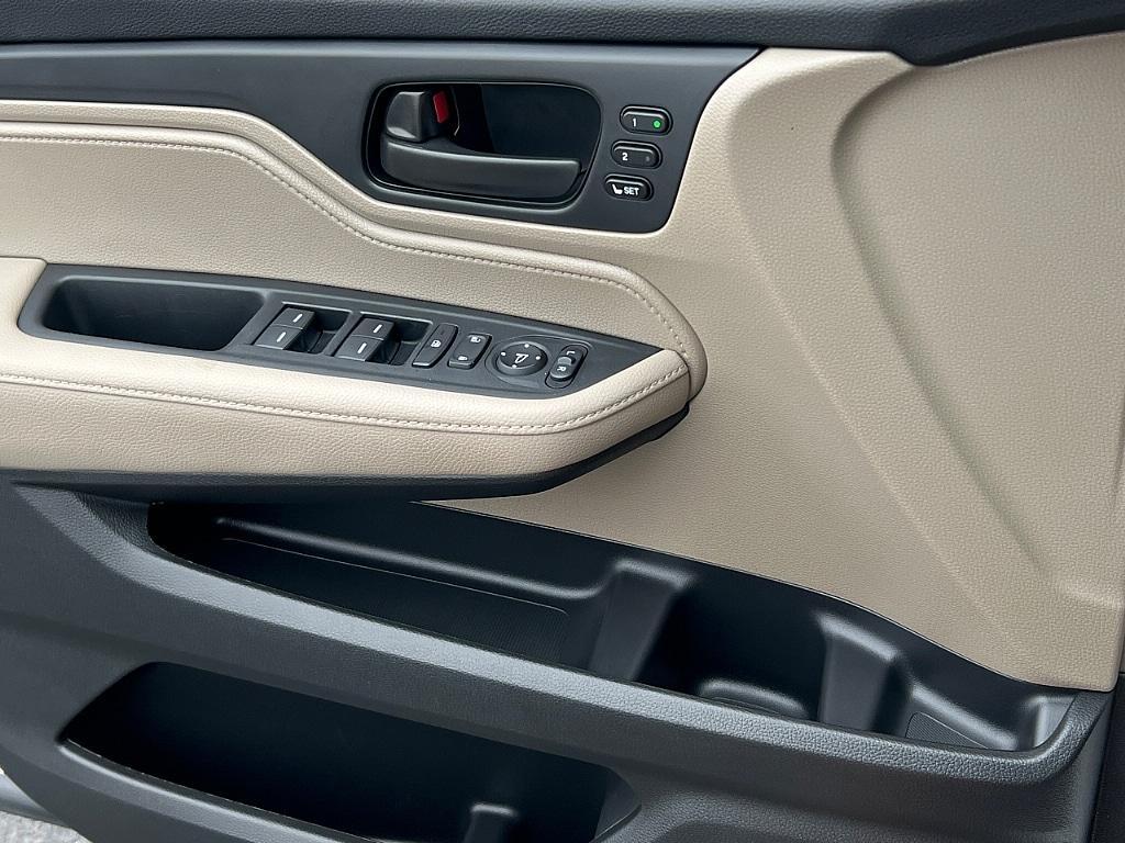 used 2024 Honda Odyssey car, priced at $38,832