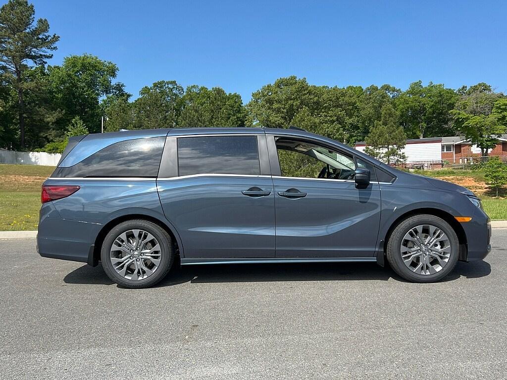 new 2025 Honda Odyssey car, priced at $52,855