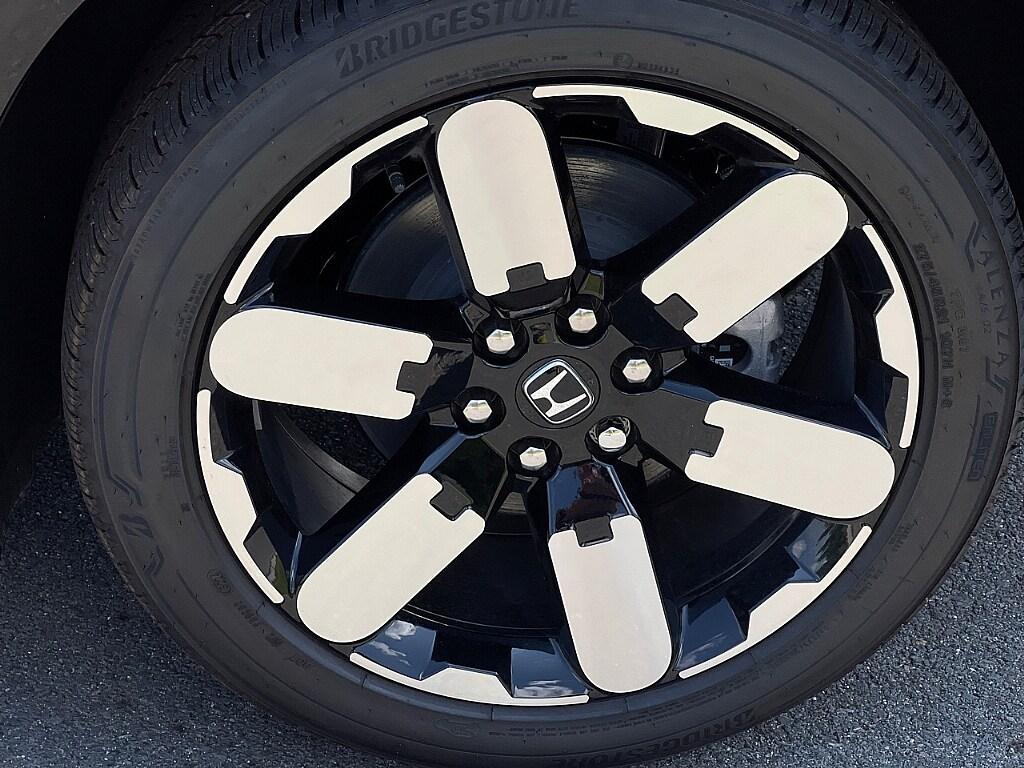 new 2025 Honda Prologue car, priced at $64,300