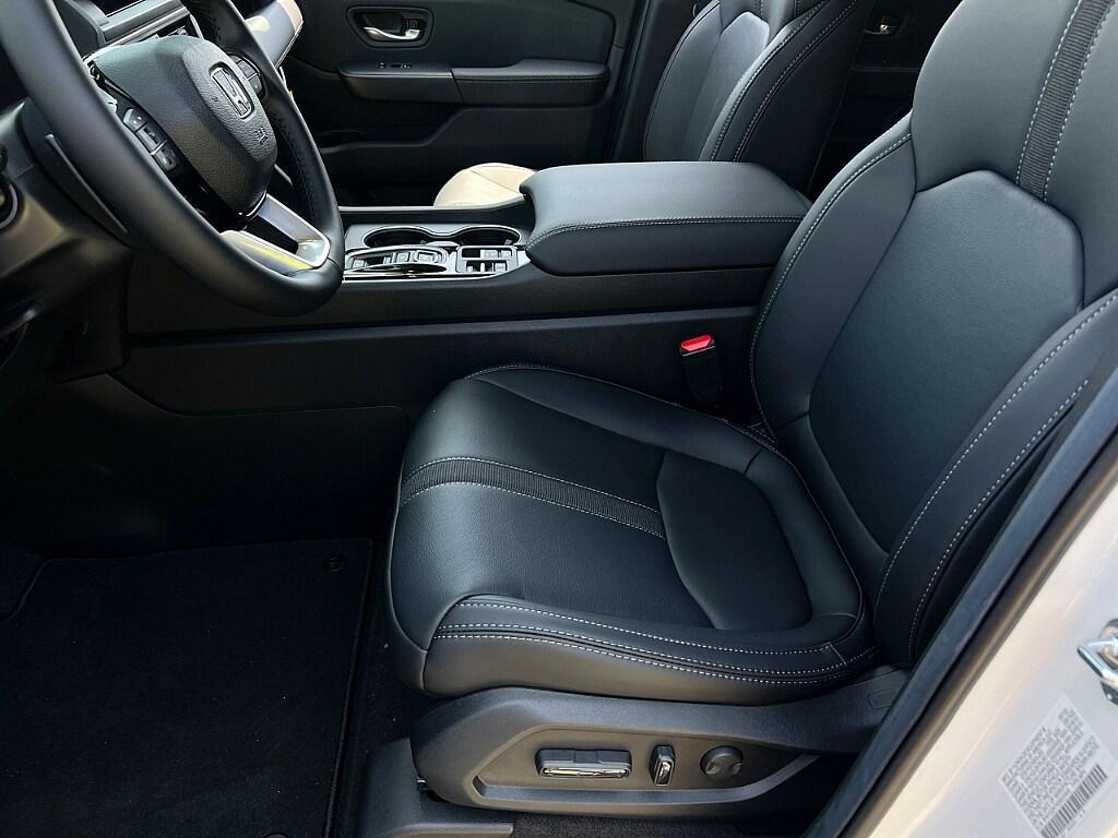 new 2025 Honda Pilot car, priced at $53,900