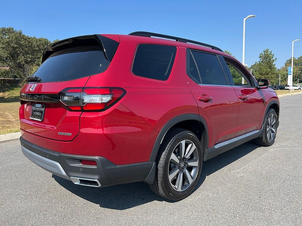 new 2025 Honda Pilot car, priced at $56,045
