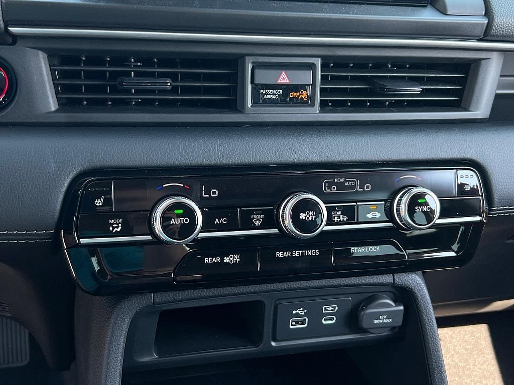 new 2025 Honda Pilot car, priced at $56,045