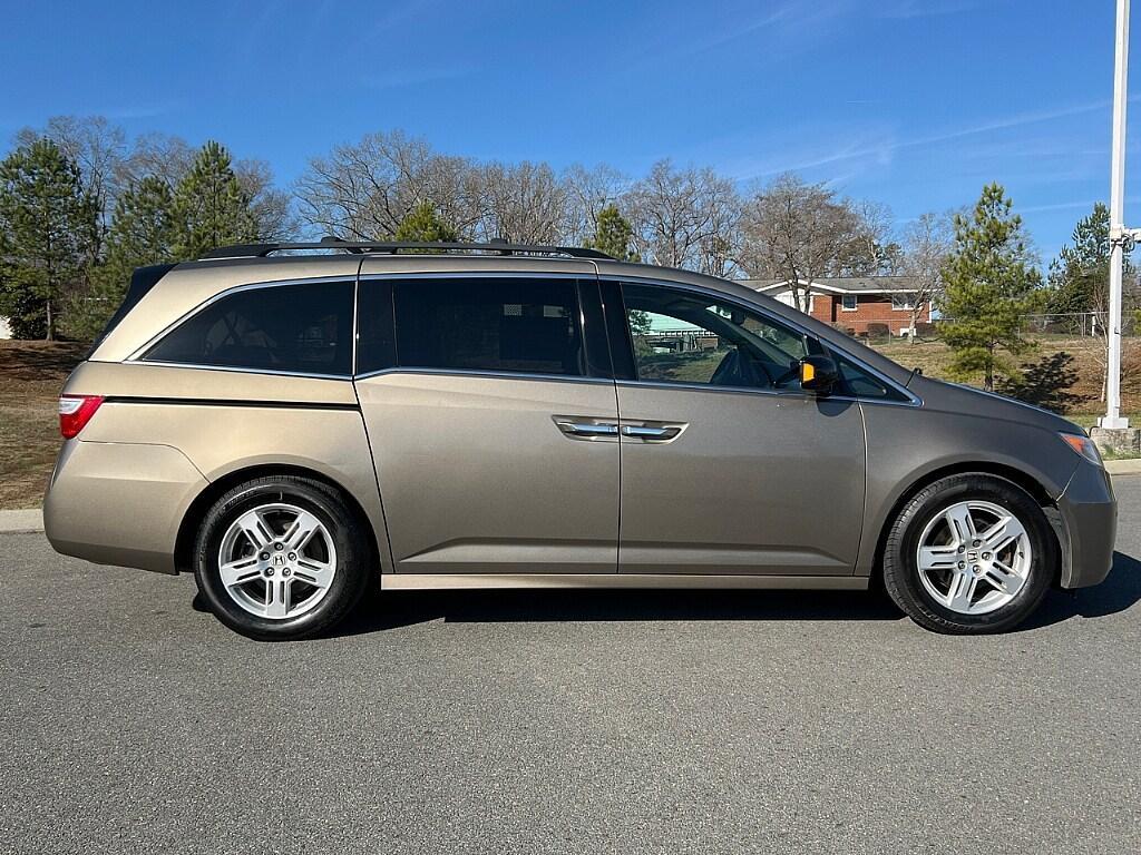 used 2013 Honda Odyssey car, priced at $13,787