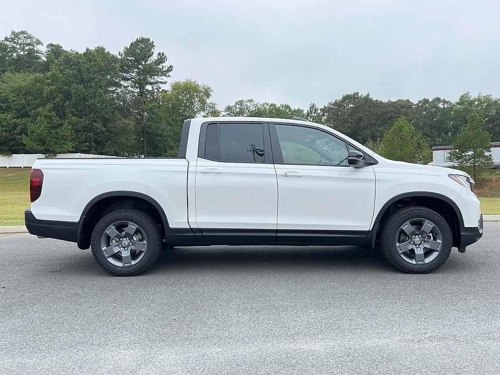 new 2025 Honda Ridgeline car, priced at $51,725