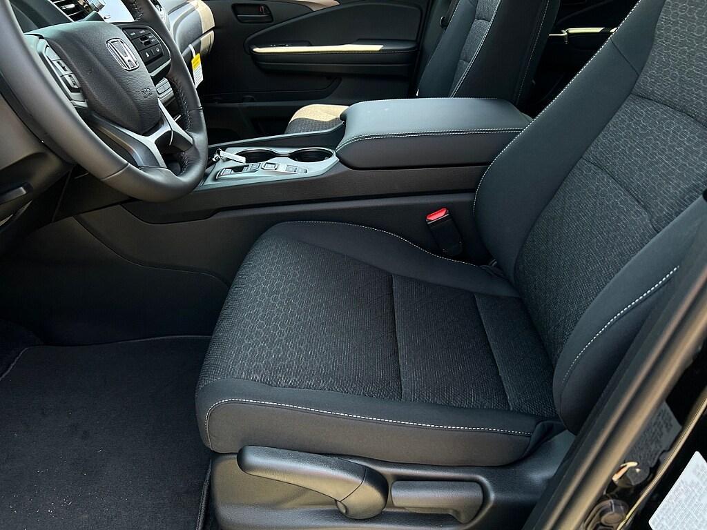 new 2025 Honda Ridgeline car, priced at $46,095