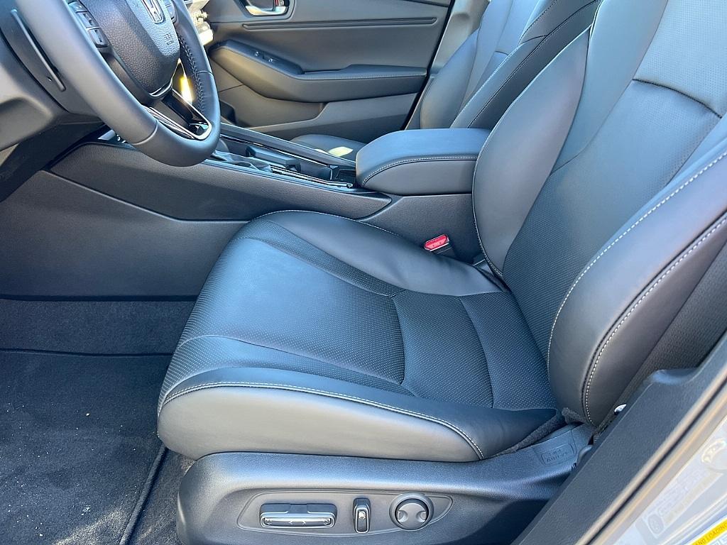 new 2025 Honda Accord Hybrid car, priced at $41,520