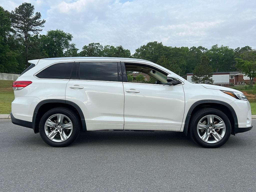 used 2019 Toyota Highlander car, priced at $30,517