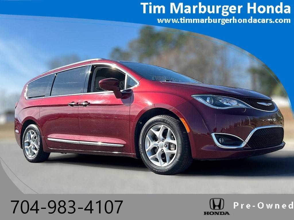 used 2019 Chrysler Pacifica car, priced at $15,387