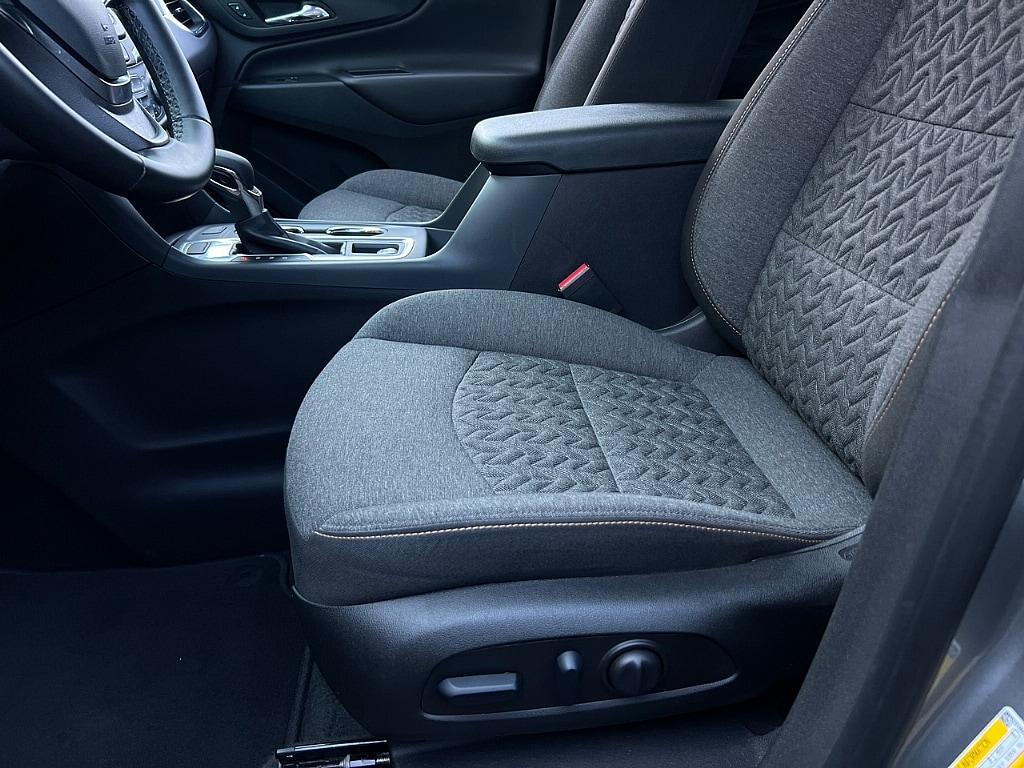 used 2024 Chevrolet Equinox car, priced at $24,987