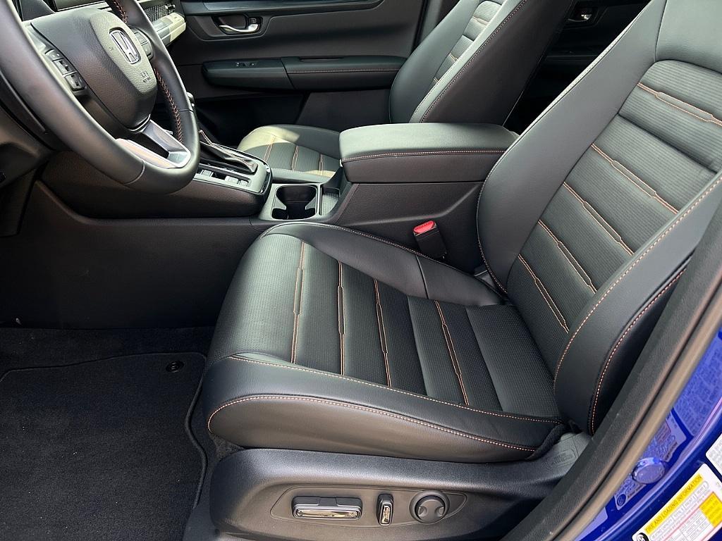 new 2025 Honda CR-V Hybrid car