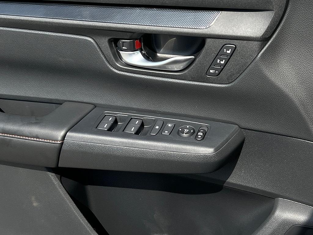 new 2025 Honda CR-V Hybrid car