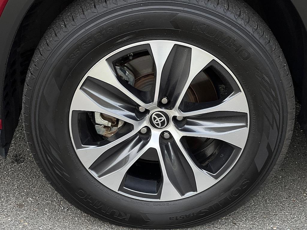 used 2021 Toyota Highlander car, priced at $29,633