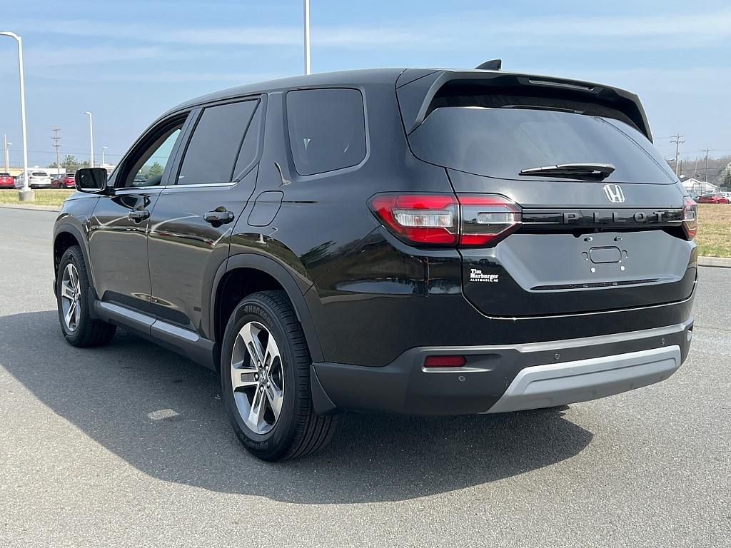 new 2025 Honda Pilot car, priced at $47,480