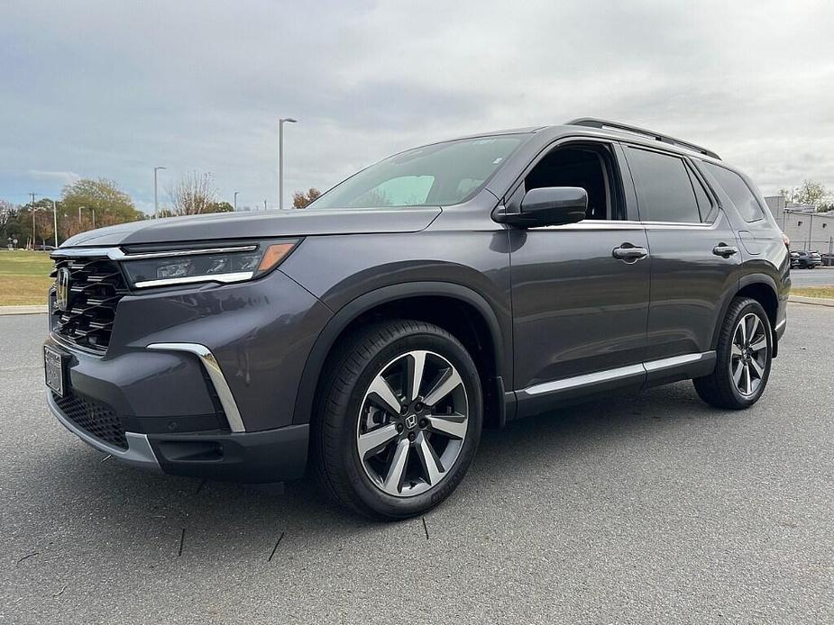 new 2025 Honda Pilot car, priced at $53,390