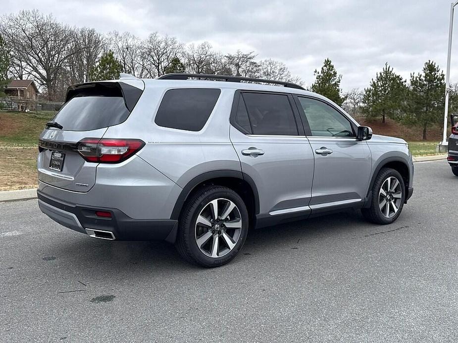 new 2025 Honda Pilot car, priced at $53,390