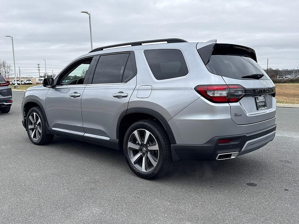 new 2025 Honda Pilot car, priced at $53,390