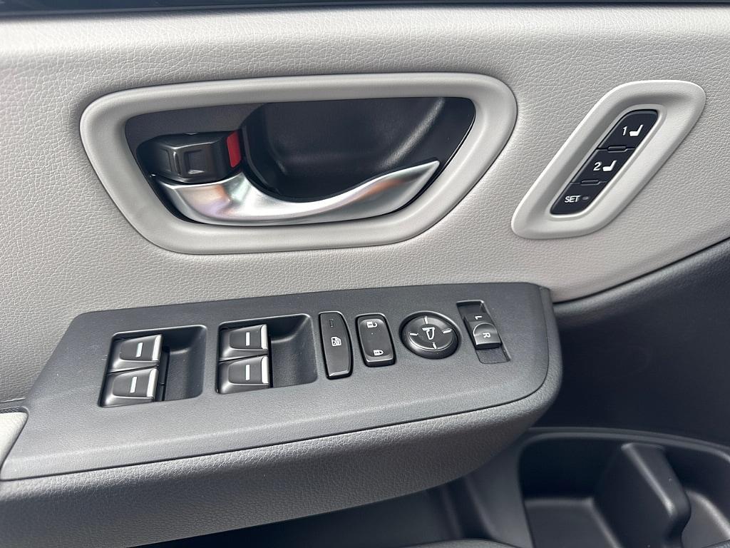 new 2025 Honda Pilot car, priced at $55,390