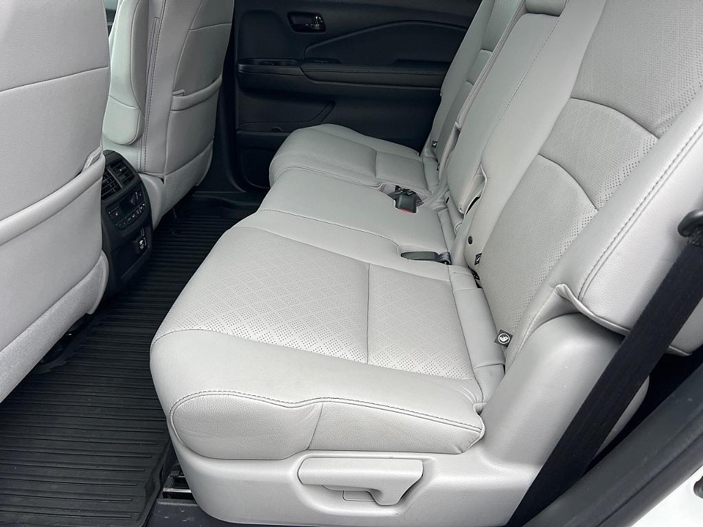 used 2022 Honda Passport car, priced at $32,187