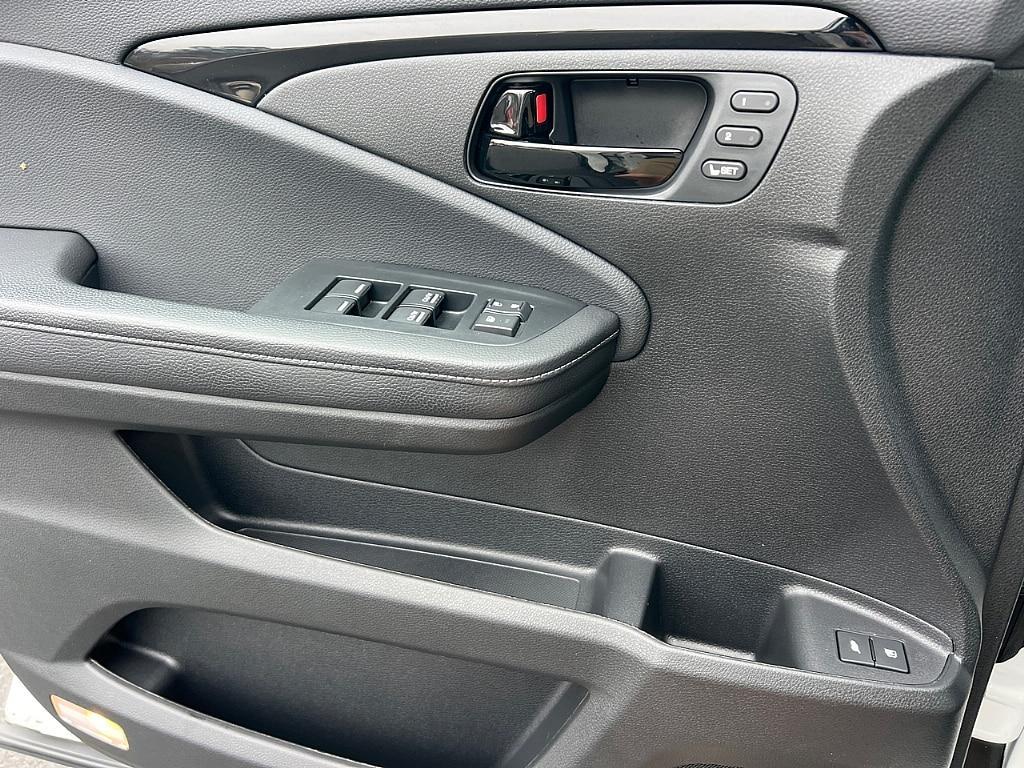 used 2022 Honda Passport car, priced at $32,187