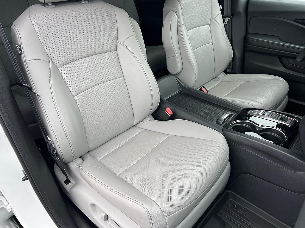 used 2022 Honda Passport car, priced at $32,187