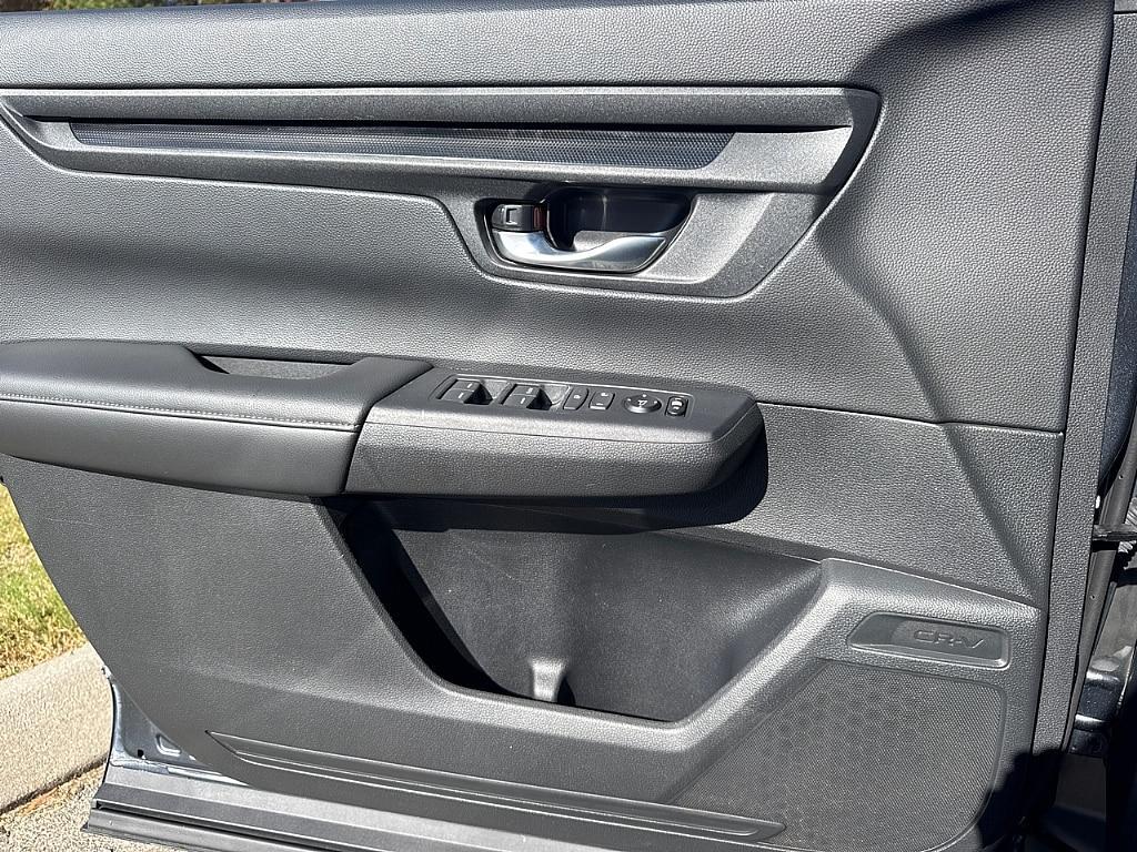 used 2025 Honda CR-V car, priced at $30,287