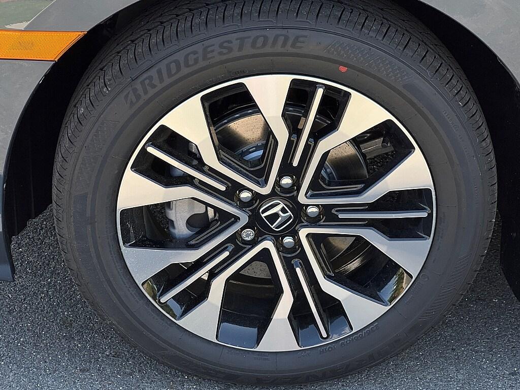 new 2025 Honda Odyssey car, priced at $57,125