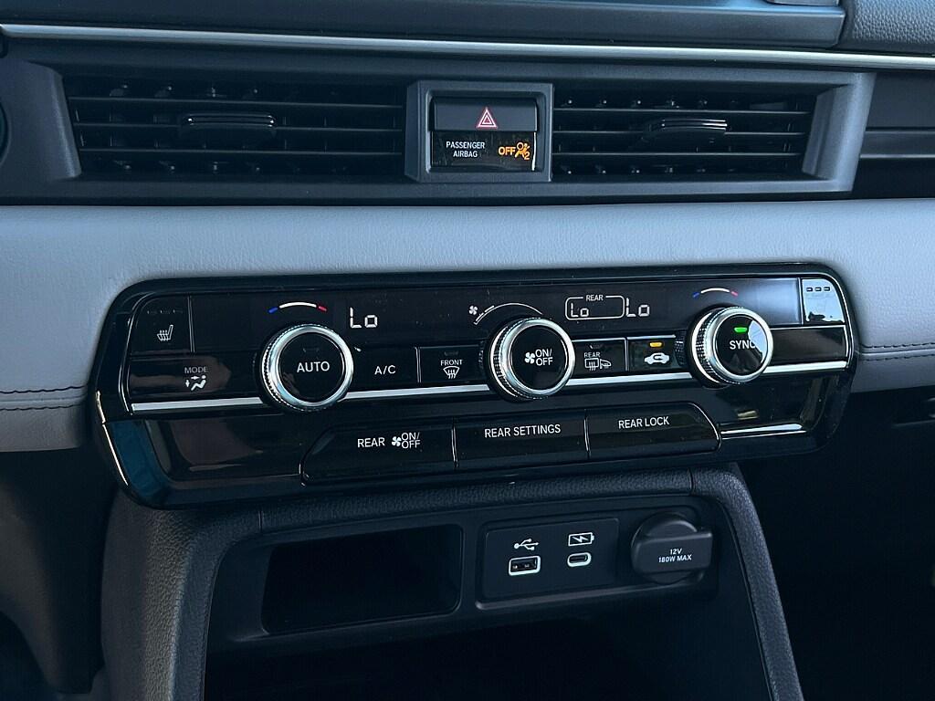 new 2025 Honda Pilot car, priced at $55,390