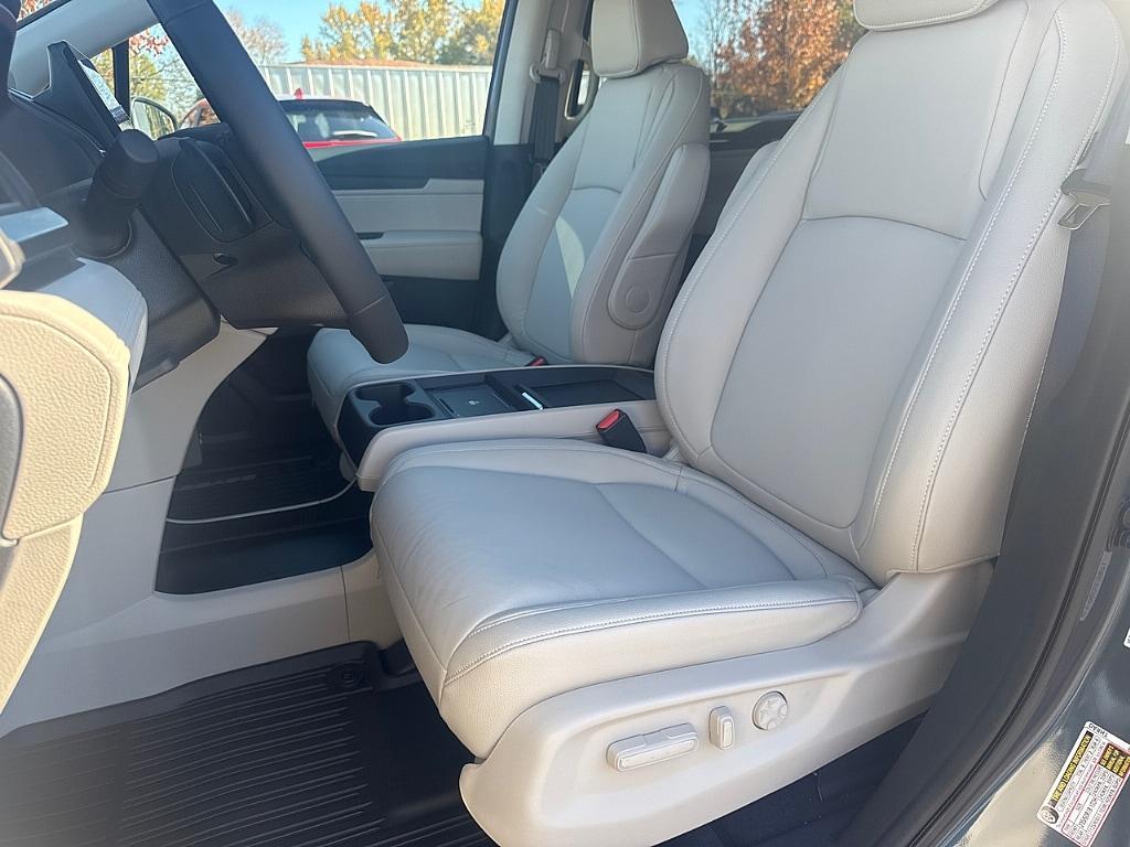 new 2026 Honda Odyssey car, priced at $49,745