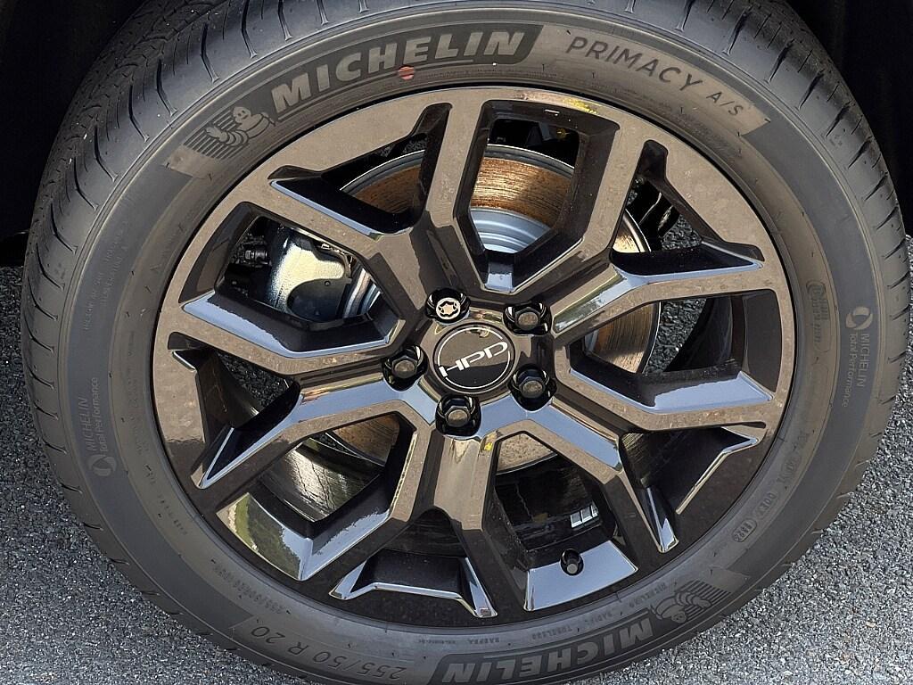 new 2025 Honda Pilot car, priced at $55,800